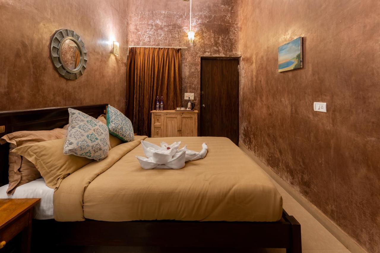 Resort Justa Goa - 80 Steps From Morjim