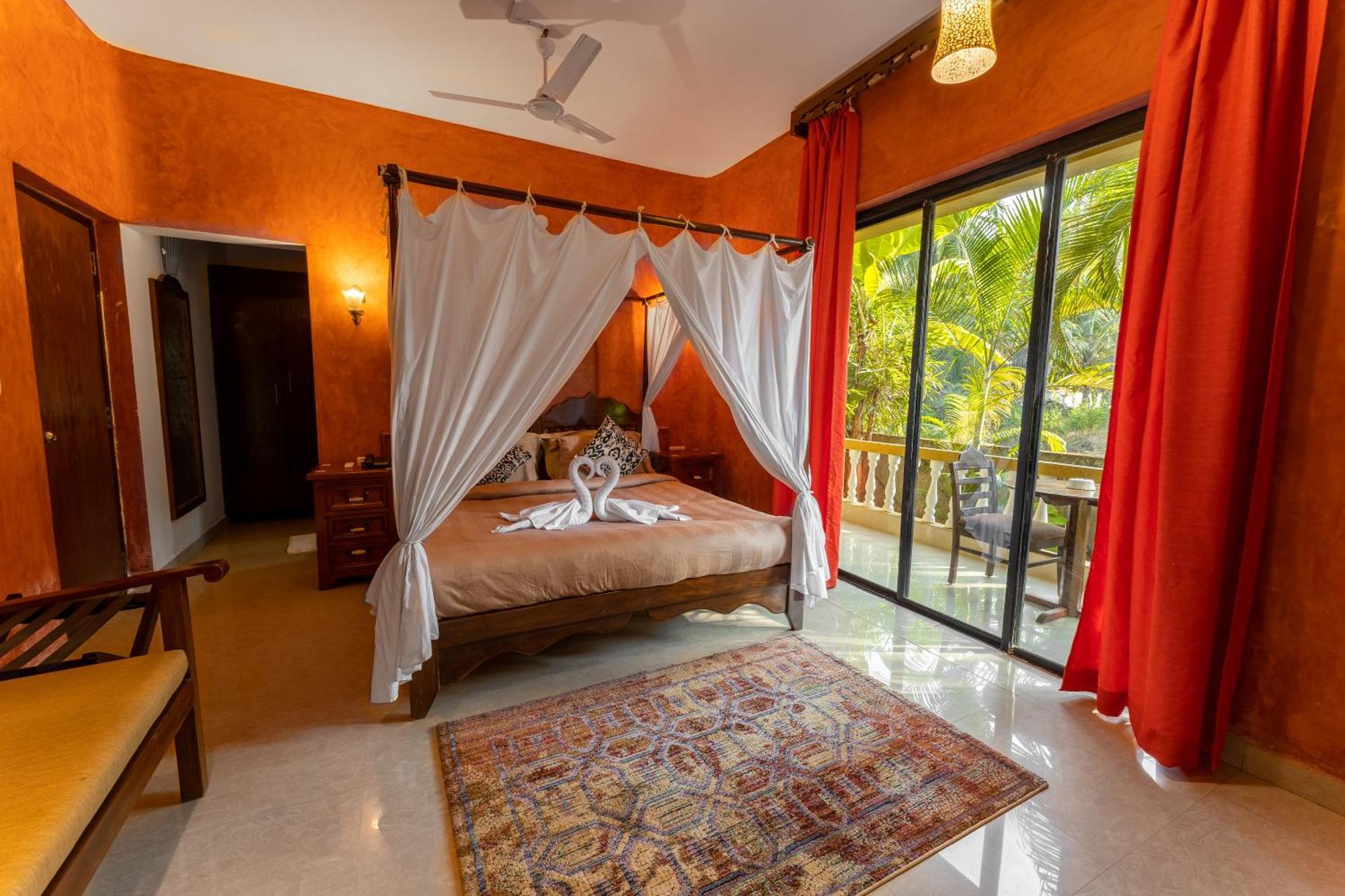 Justa Goa - 80 Steps From Resort 4*
